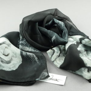 “Soffio di Purezza” foulard (big roses)